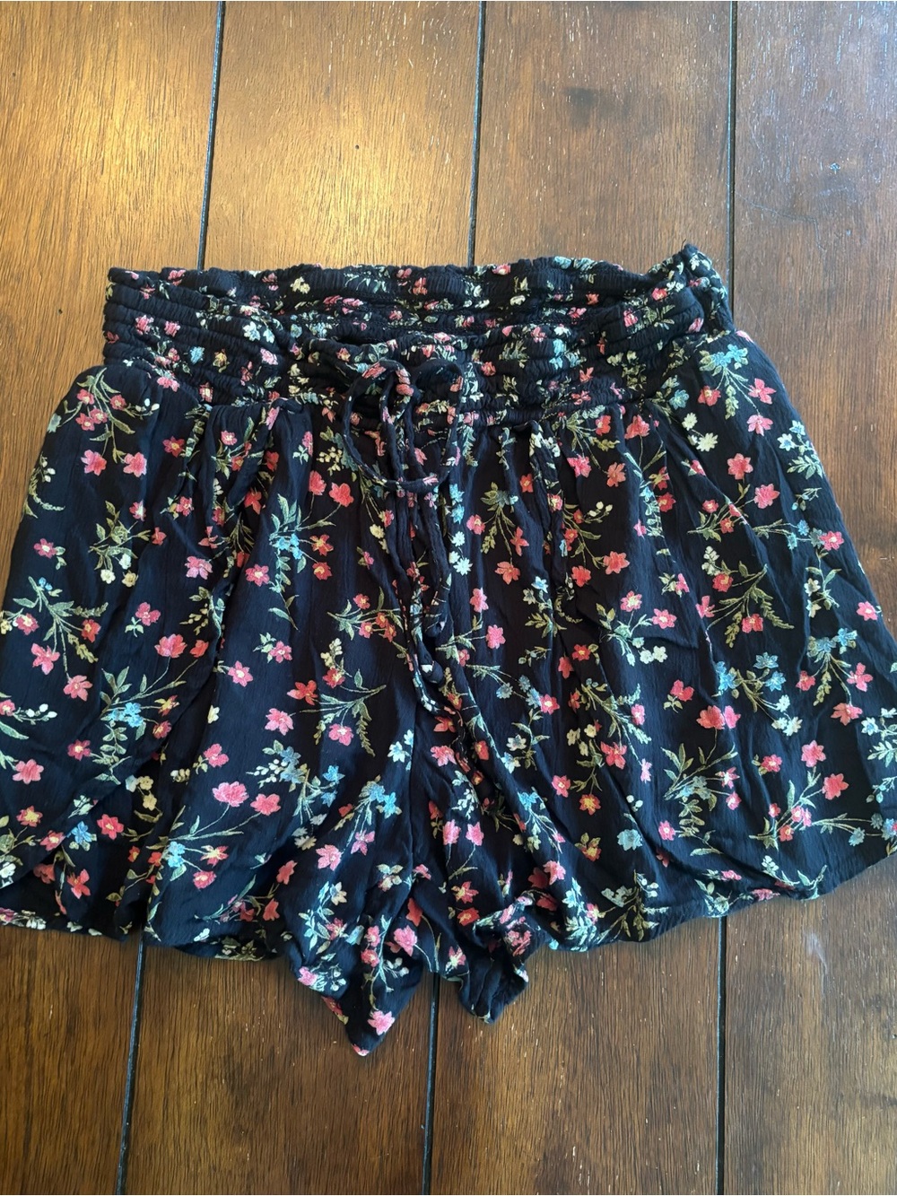American Eagle Outfitters Black Floral High-Waist Drawstring Shorts